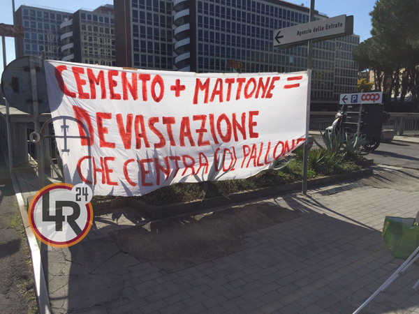 stroscione-cemento-mattone-devastazione-lr24