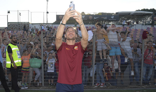 totti-selfie-trigoria