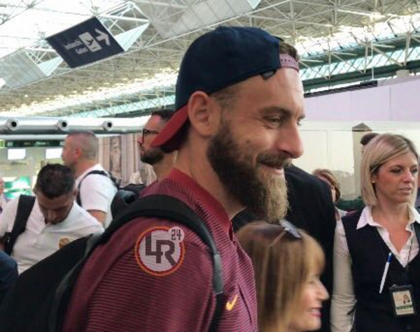 de-rossi-sorriso-partenza-fiumicino