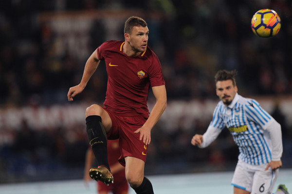 as-roma-v-spal-serie-a-5