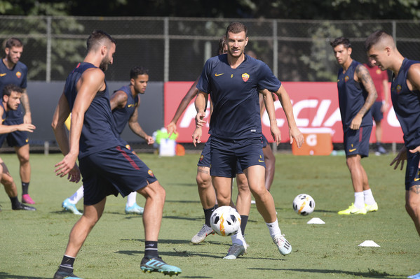 as-roma-allenamento-mattutino-a-trigoriaas-roma-allenamento-mattutino-a-trigoria-43