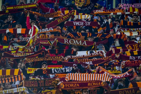 tifosi-roma-sciarpe