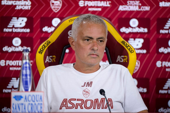 mourinho-conferenza-stampa-trigoria-6