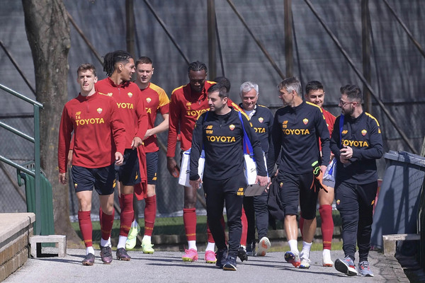 mourinho-e-squadra-trigoria