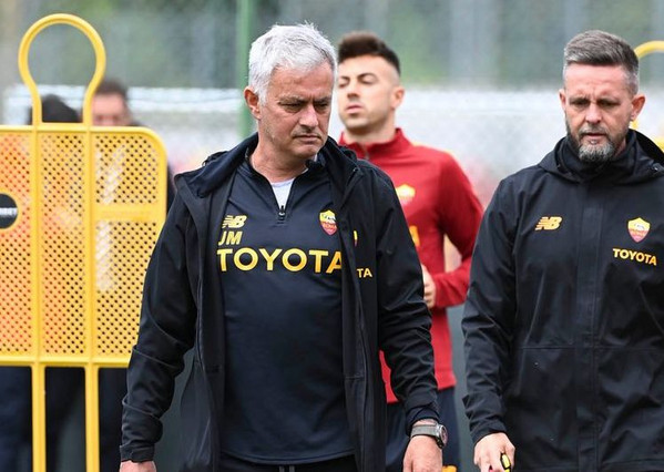 mourinho-e-rapetti-trigoria-2