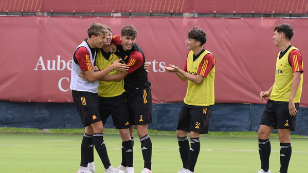 trigoria-esultanza-allenamento