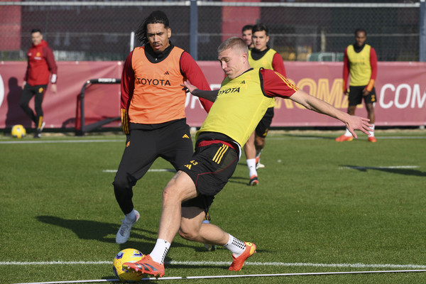 as-roma-training-session-831