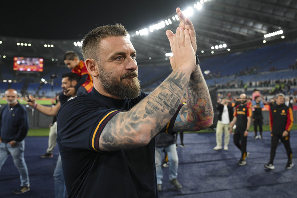 de-rossi-applausi-roma-genoa