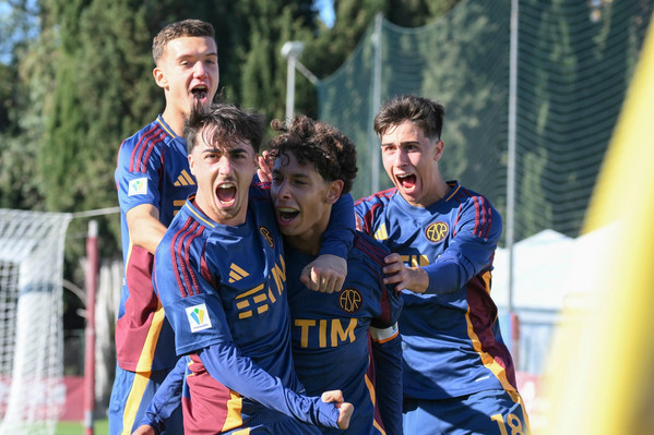 primavera-roma-genoa-esultanza-squadra-2