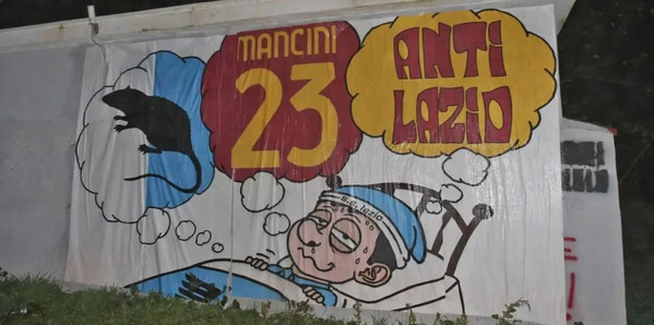 striscione-curva-sud-trigoria-tifoso-lazio-mancini-derby